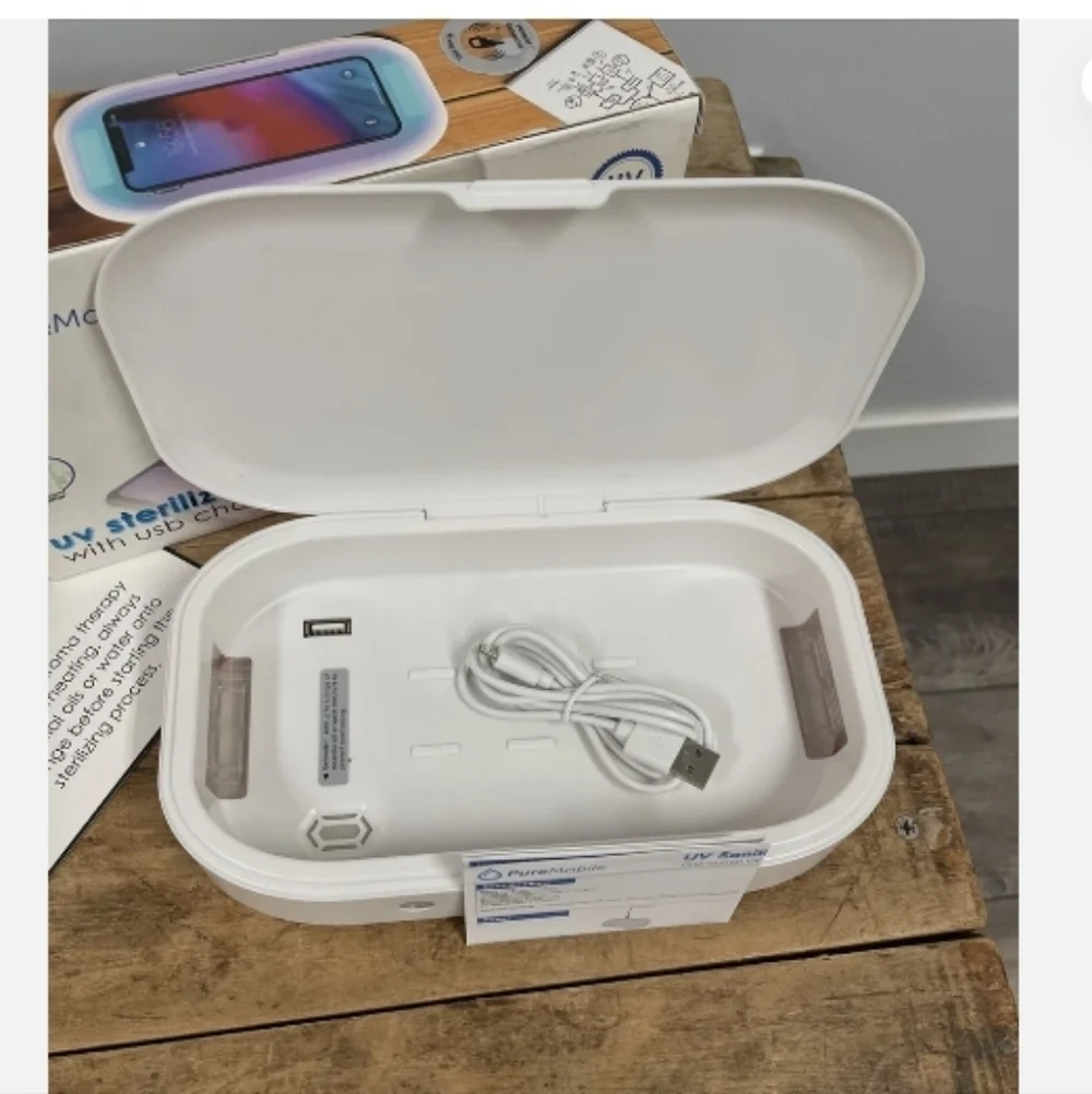 > Wireless Charging Station with Aromatherapy - White